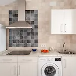 Lola - Solo Familias * Conil De La Frontera